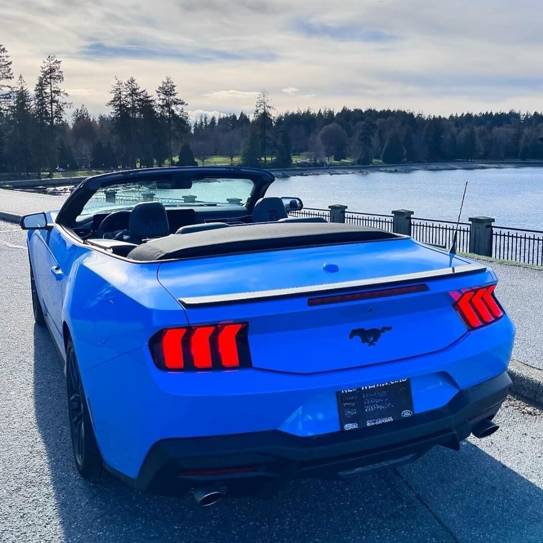 FORD MUSTANG CONVERTIBLE